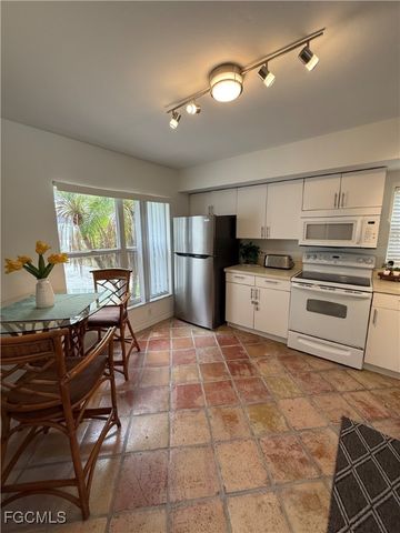 15009 Cloverdale DR, Fort Myers, FL 33919