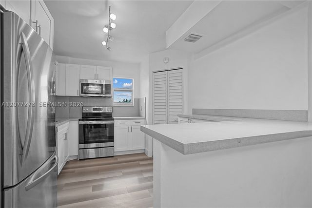 9273 Collins Ave 309, Surfside, FL 33154