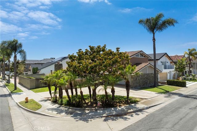 16391 Maruffa Circle, Huntington Beach, CA 92649