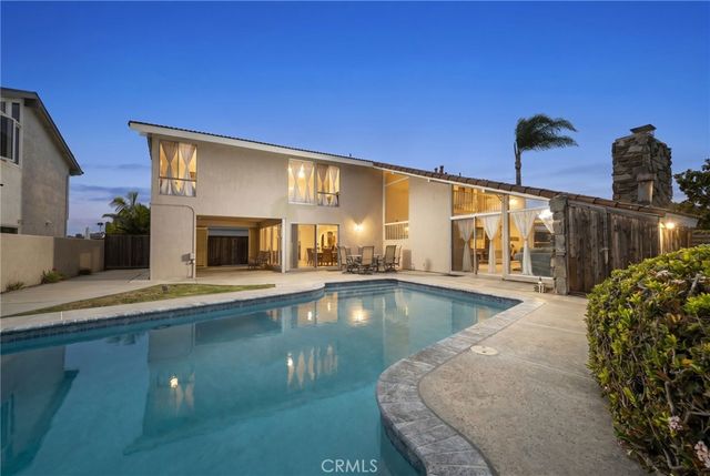 16391 Maruffa Circle, Huntington Beach, CA 92649