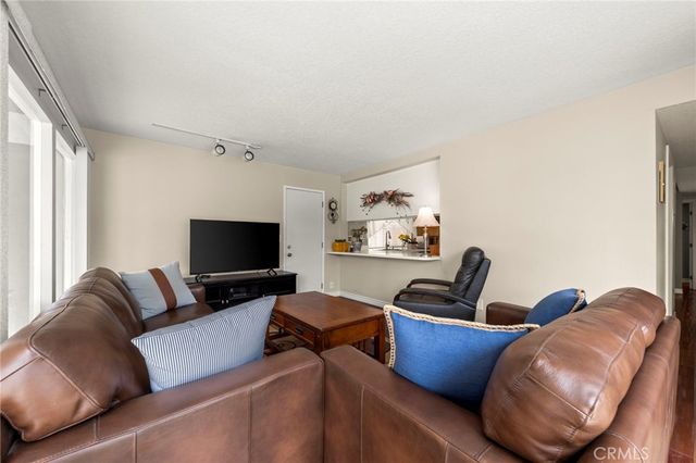 16391 Maruffa Circle, Huntington Beach, CA 92649