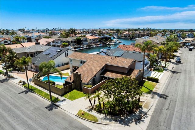 16391 Maruffa Circle, Huntington Beach, CA 92649