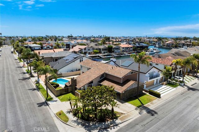 16391 Maruffa Circle, Huntington Beach, CA 92649