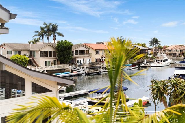 16391 Maruffa Circle, Huntington Beach, CA 92649
