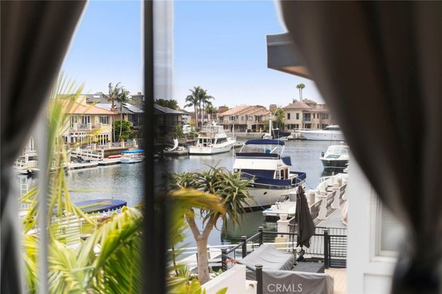 16391 Maruffa Circle, Huntington Beach, CA 92649