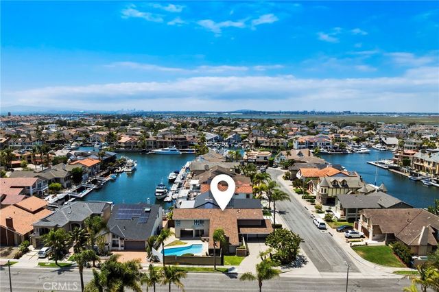 16391 Maruffa Circle, Huntington Beach, CA 92649
