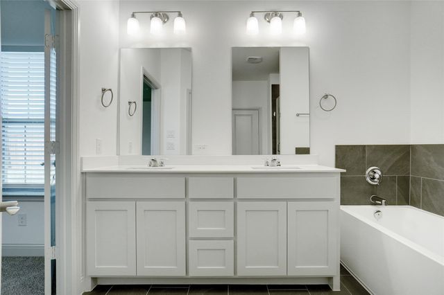 331 Oak Creek Drive, Lavon, TX 75166