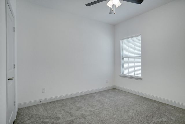 331 Oak Creek Drive, Lavon, TX 75166
