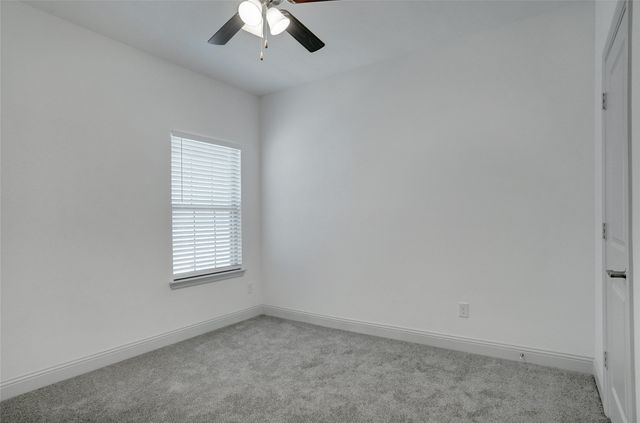 331 Oak Creek Drive, Lavon, TX 75166