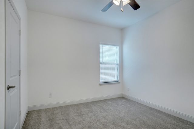 331 Oak Creek Drive, Lavon, TX 75166