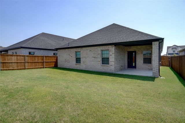 331 Oak Creek Drive, Lavon, TX 75166