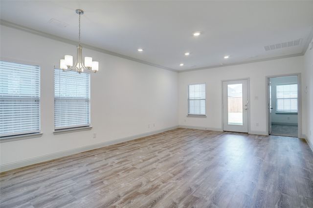 331 Oak Creek Drive, Lavon, TX 75166