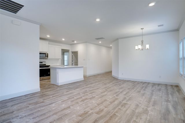 331 Oak Creek Drive, Lavon, TX 75166