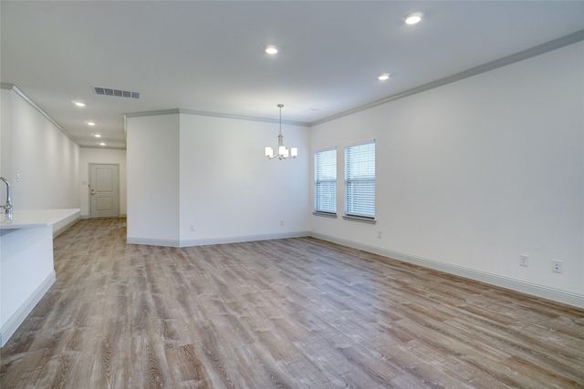331 Oak Creek Drive, Lavon, TX 75166