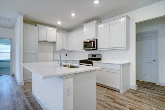 331 Oak Creek Drive, Lavon, TX 75166