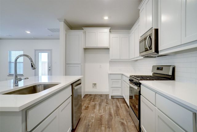 331 Oak Creek Drive, Lavon, TX 75166