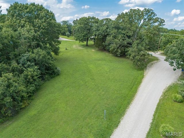 1001 King Arthur Court, French Village, MO 63036