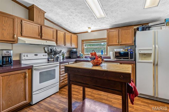 1001 King Arthur Court, French Village, MO 63036