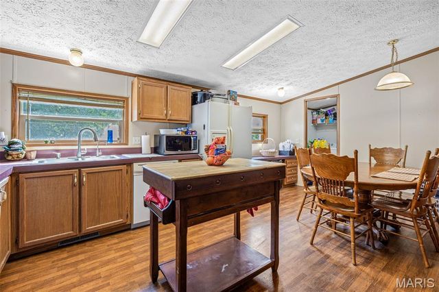 1001 King Arthur Court, French Village, MO 63036