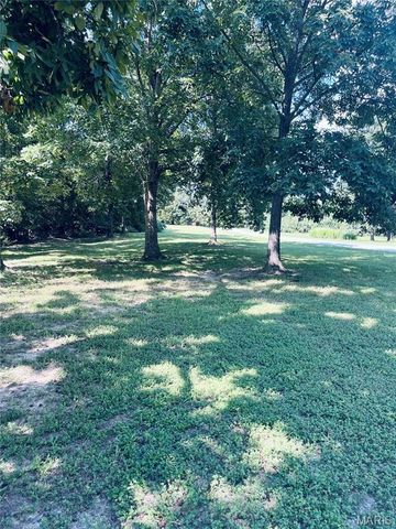 1001 King Arthur Court, French Village, MO 63036