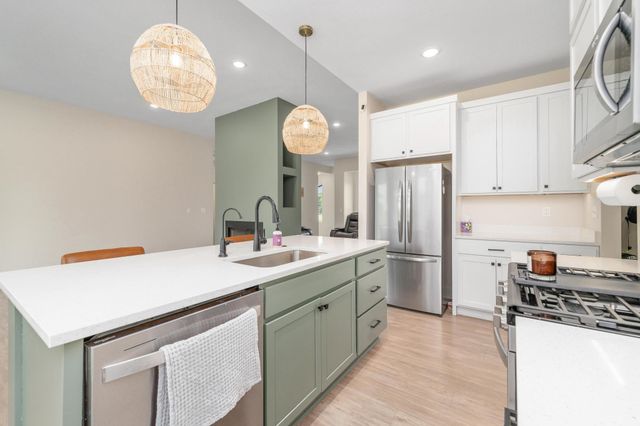 2807 E Sunnyslope St, Park City, KS 67219