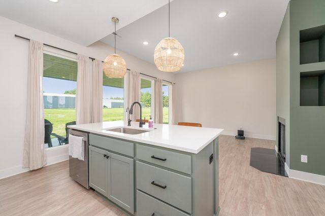 2807 E Sunnyslope St, Park City, KS 67219