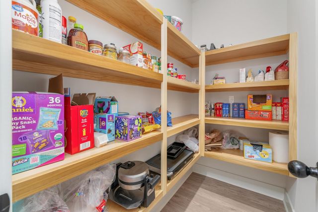 2807 E Sunnyslope St, Park City, KS 67219