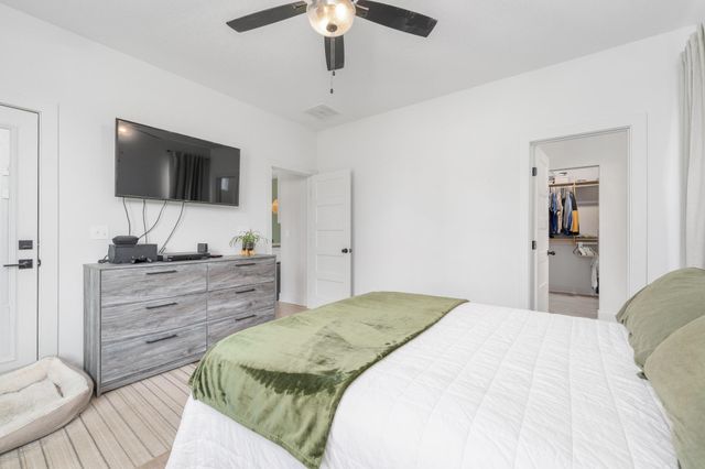 2807 E Sunnyslope St, Park City, KS 67219