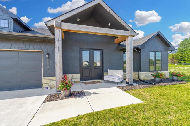 2807 E Sunnyslope St, Park City, KS 67219