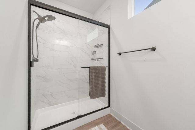 2807 E Sunnyslope St, Park City, KS 67219