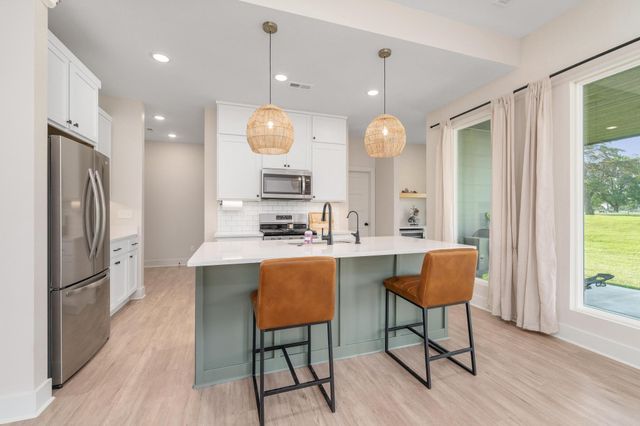 2807 E Sunnyslope St, Park City, KS 67219