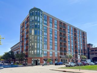 1 S Highland Avenue 400, Arlington Heights, IL 60005