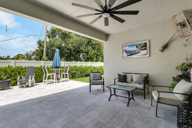 1490 SW Lago Circle, Palm City, FL 34990