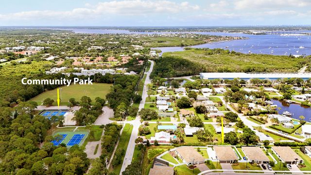 1490 SW Lago Circle, Palm City, FL 34990