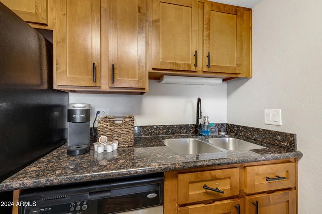 3619 E MONTEROSA Street 209, Phoenix, AZ 85018