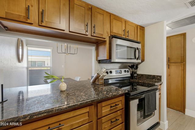 3619 E MONTEROSA Street 209, Phoenix, AZ 85018