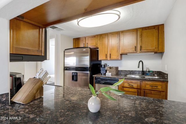 3619 E MONTEROSA Street 209, Phoenix, AZ 85018