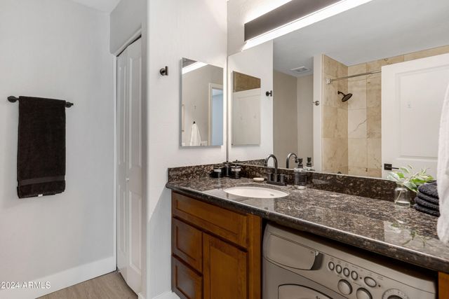3619 E MONTEROSA Street 209, Phoenix, AZ 85018