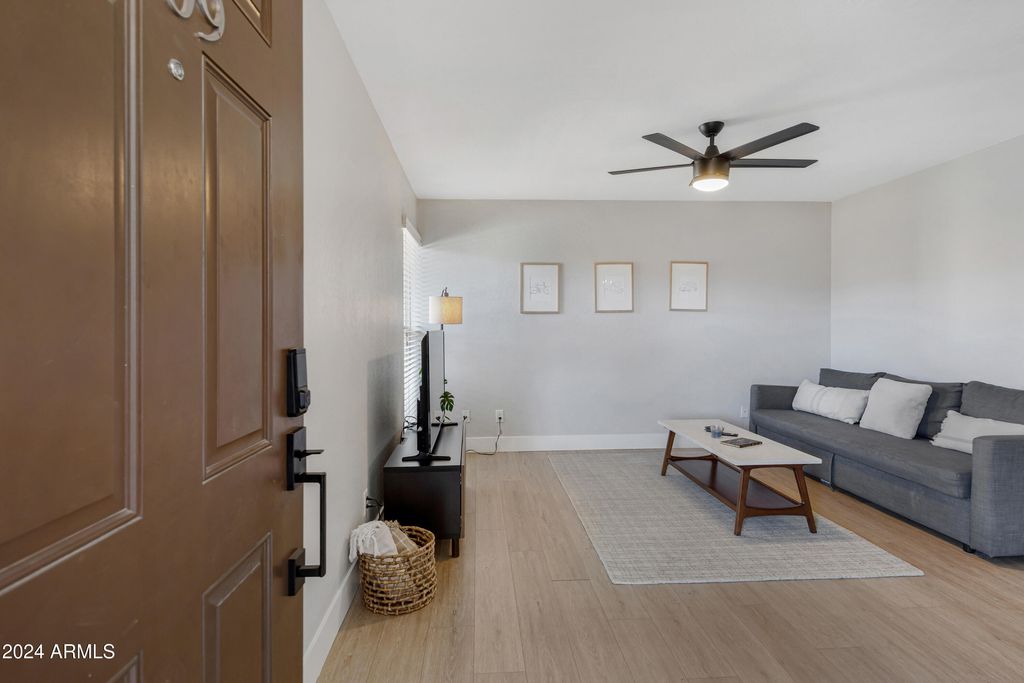 3619 E MONTEROSA Street 209, Phoenix, AZ 85018 — photo 2