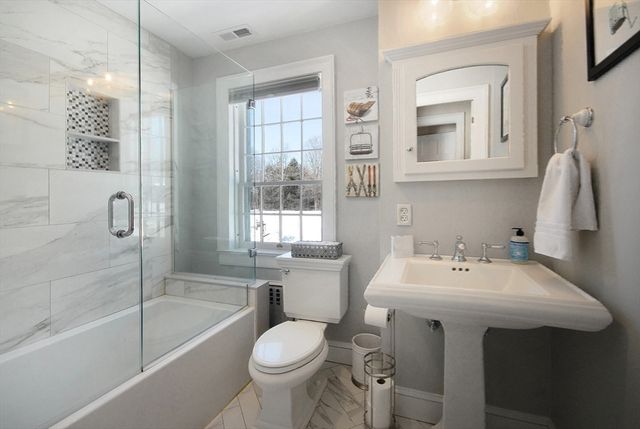 62 Main Street, Westford, MA 01886