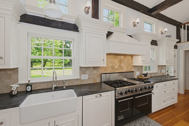 62 Main Street, Westford, MA 01886