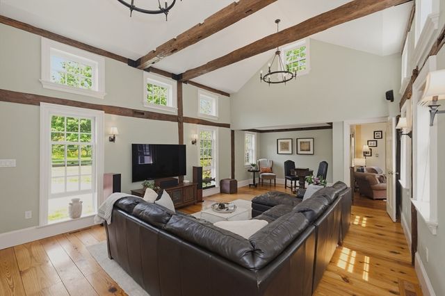 62 Main Street, Westford, MA 01886