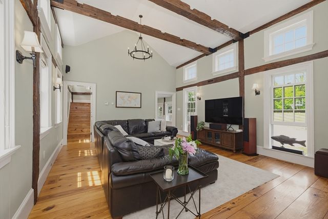 62 Main Street, Westford, MA 01886