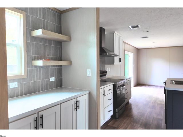 352 Burton Creekside Road, Waterloo, SC 29384