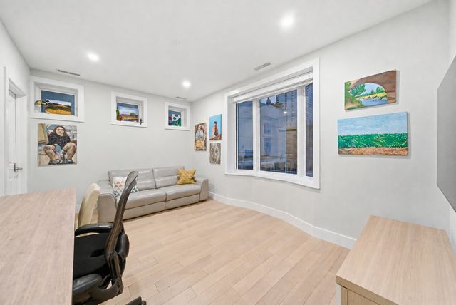 55 E Erie Street SH-D, Chicago, IL 60611