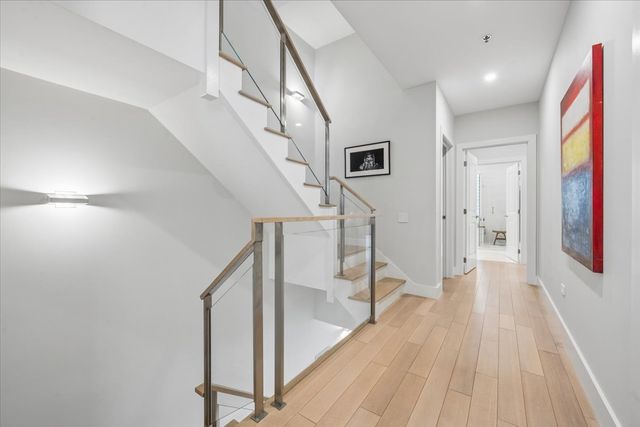 55 E Erie Street SH-D, Chicago, IL 60611