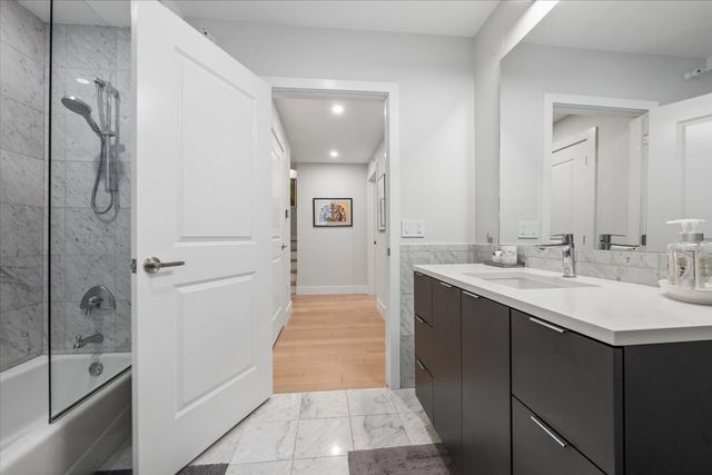 55 E Erie Street SH-D, Chicago, IL 60611