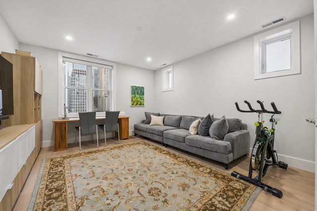 55 E Erie Street SH-D, Chicago, IL 60611