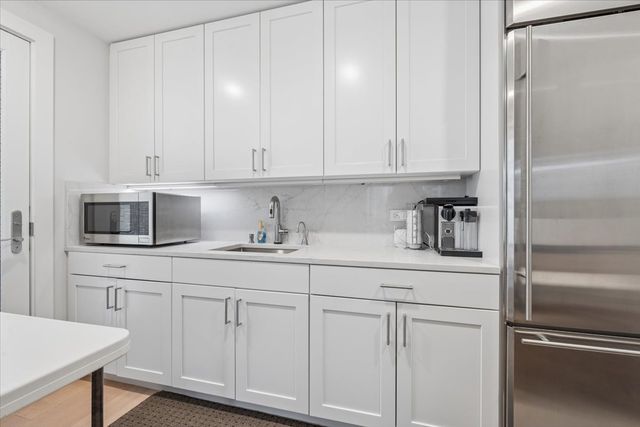 55 E Erie Street SH-D, Chicago, IL 60611