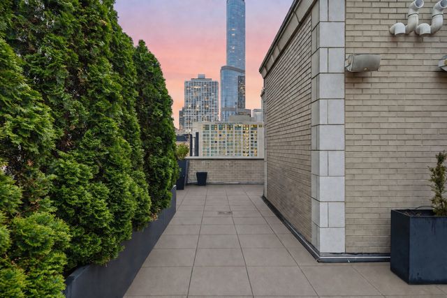 55 E Erie Street SH-D, Chicago, IL 60611